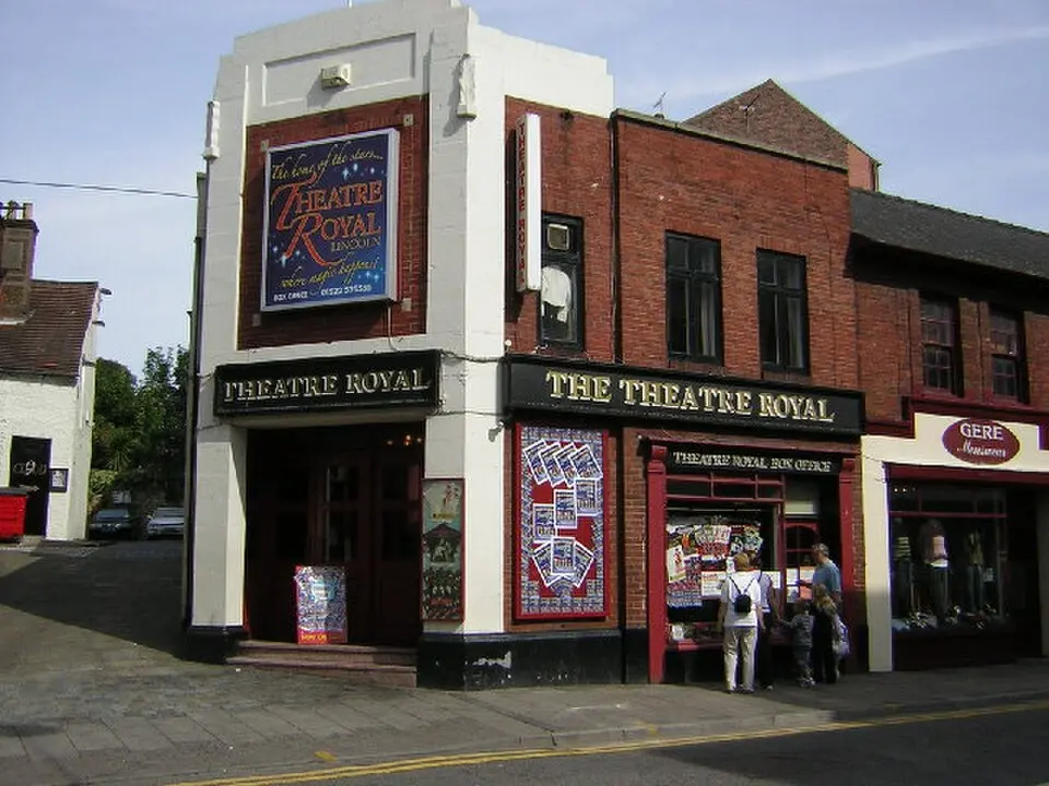 Obrázok: Richard Croft · CC BY-SA 2.0 New Theatre Royal, Lincoln