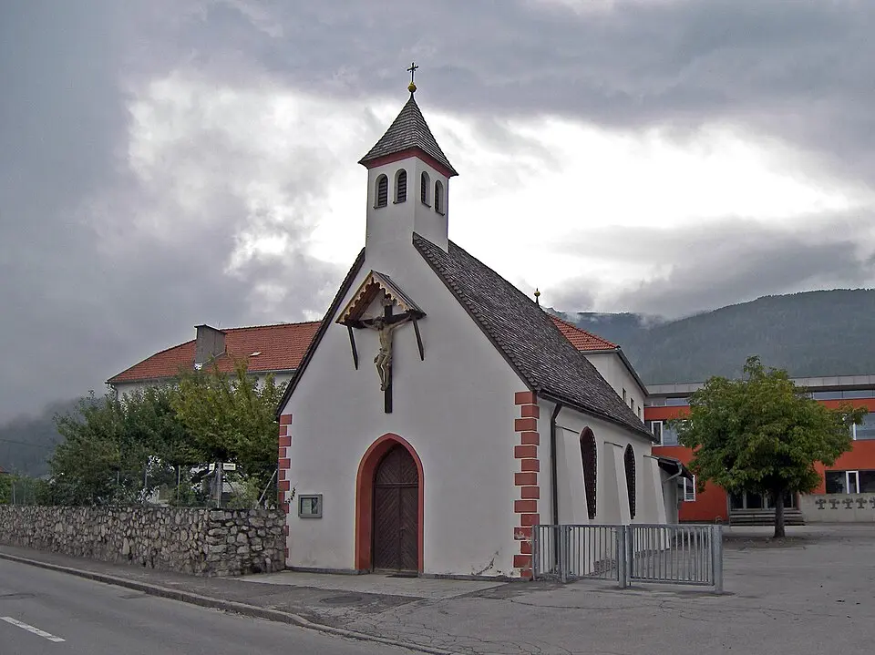 Bild: Robert Kunz (talk) · CC BY-SA 3.0 AT Kath. Filialkirche, Theresienkirche
