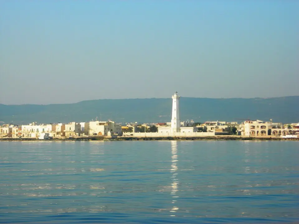 Faro di Punta Torre Canne