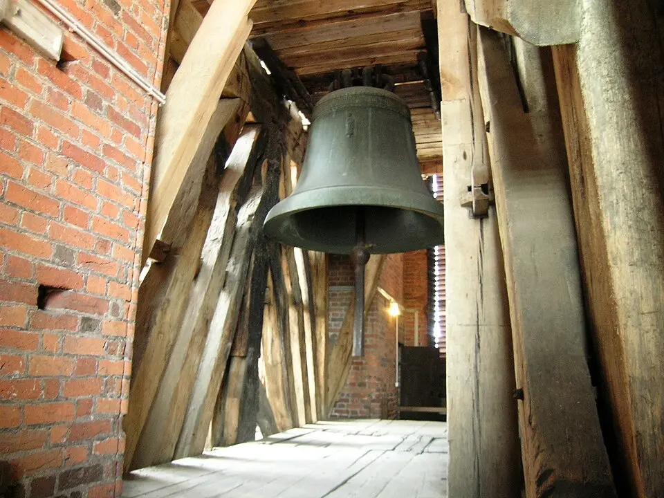 Hochgeladen von: Pko · CC BY-SA 3.0 Tuba Dei