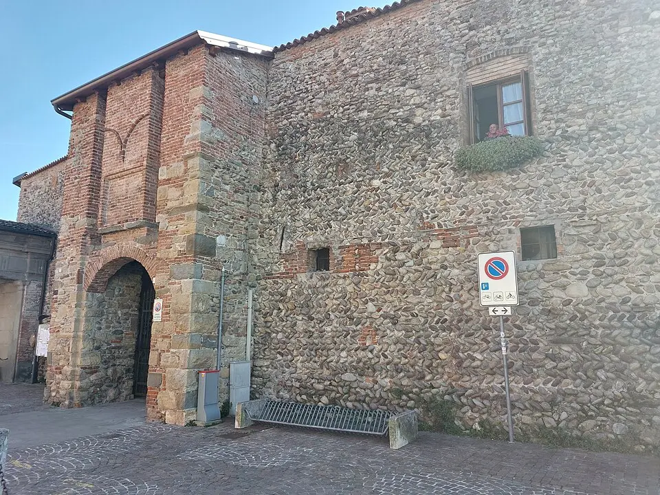 Bild: Ysogo · CC BY-SA 4.0 castello di Albegno