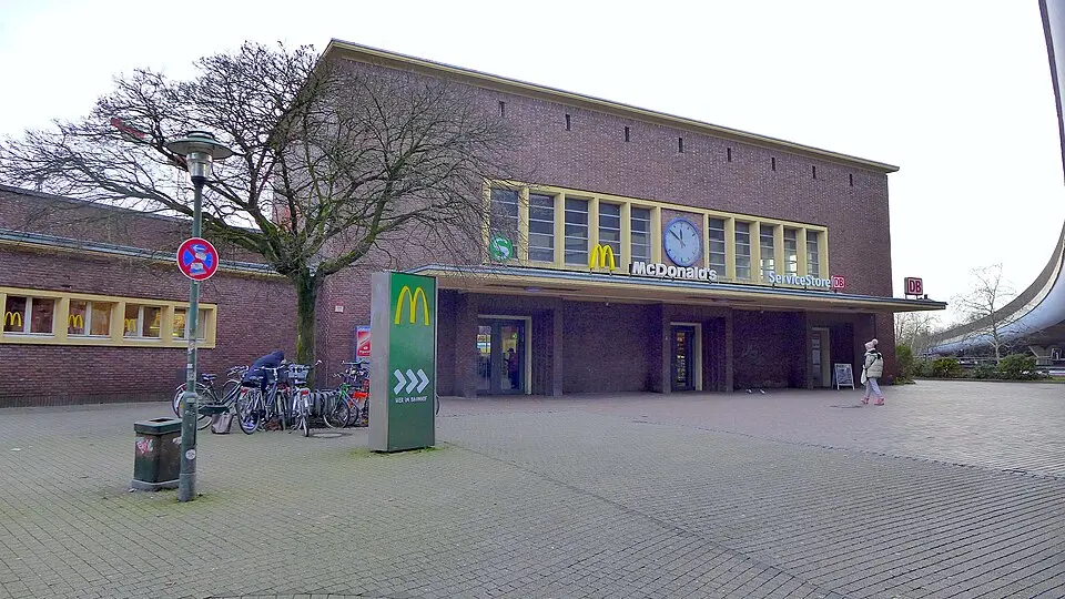 Image: Velopilger · CC BY-SA 4.0 Düsseldorf-Benrath station