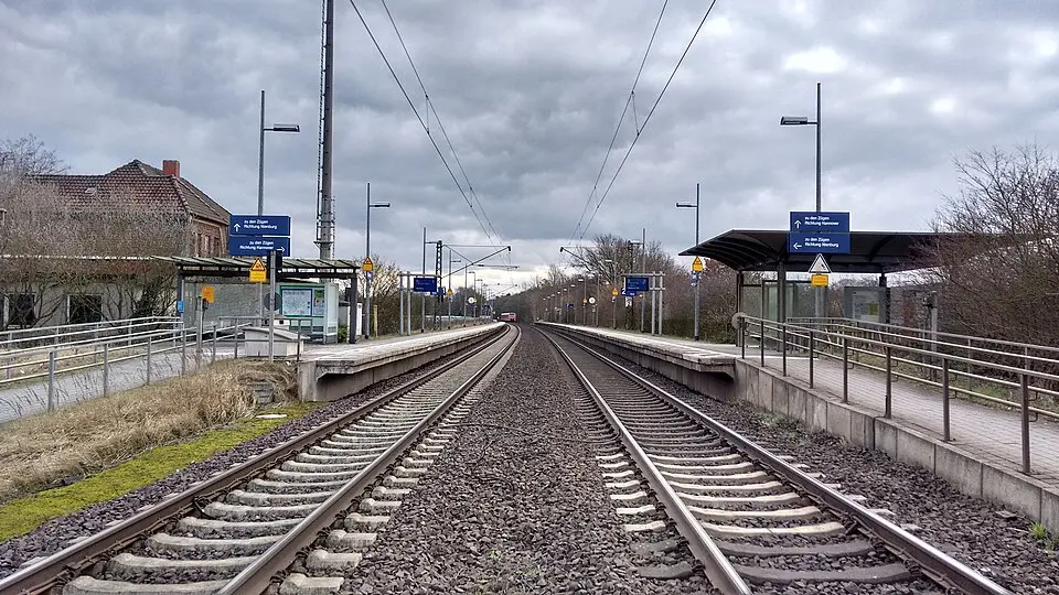 Eilvese railway station