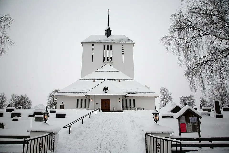 Bild: Hans A. Rosbach · CC BY-SA 3.0 Ullensaker kirke