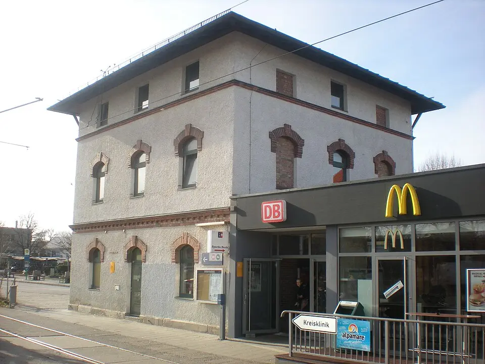 Slika: Flummi-2011 · CC BY-SA 3.0 Bahnhof Wolfratshausen