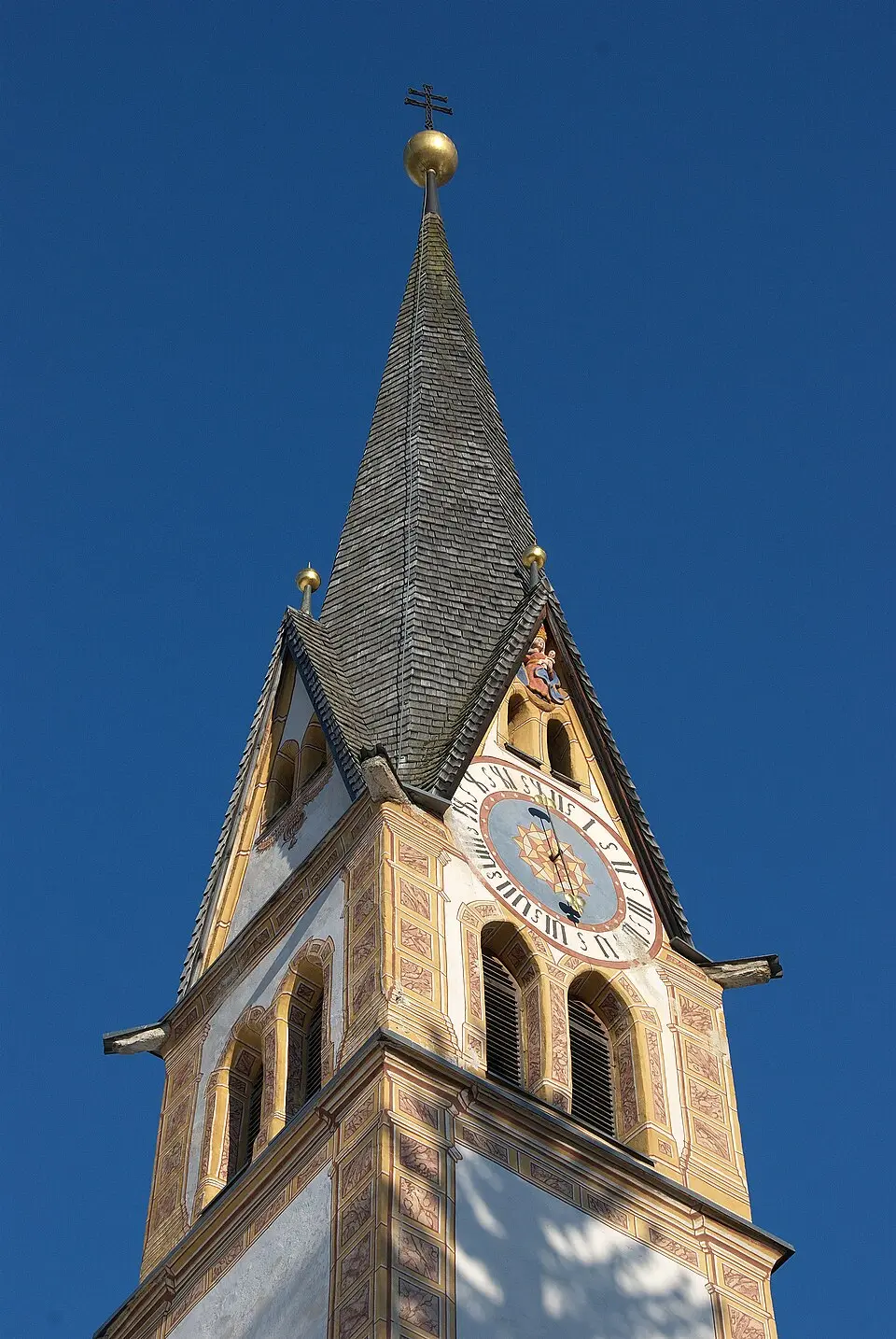Immagine: Guentherhaas (talk) · CC BY 3.0 Kath. Filialkirche hl. Ulrich und ehem. Friedhofsfläche