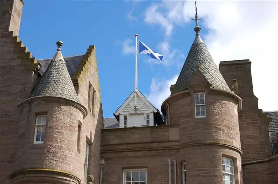 Bild: Paul McIlroy · CC BY-SA 2.0 Balhousie Castle