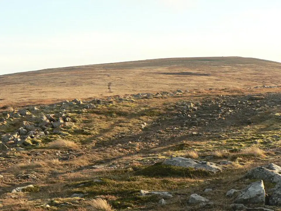 Obrázek: Rob Burke · CC BY-SA 2.0 Cairn of Claise