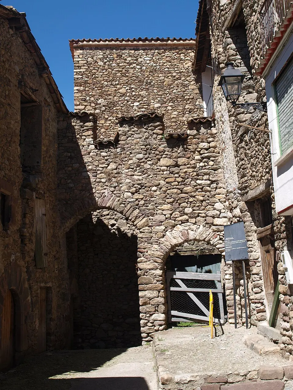 Restos de las murallas de Vilaller