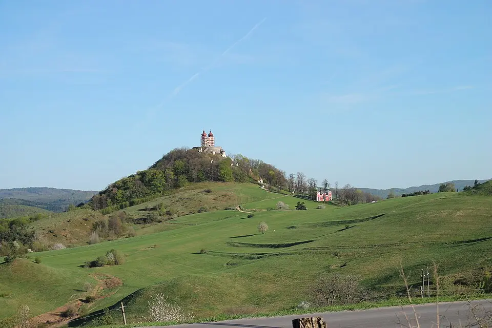 Bild: Draceane · CC BY-SA 4.0 Kalvarienberg (Banská Štiavnica)