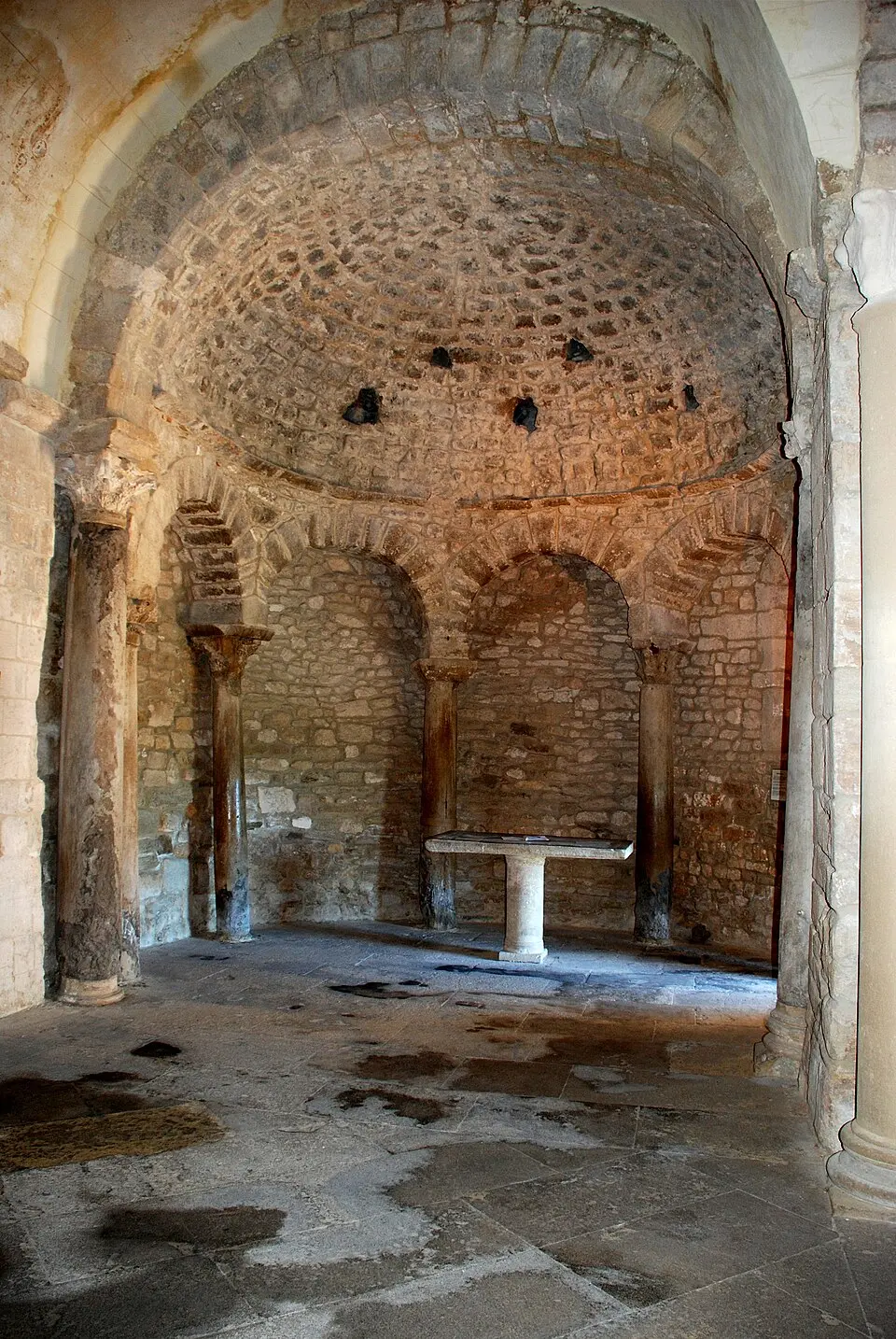 Bild: EmDee · CC BY-SA 3.0 Baptisterium
