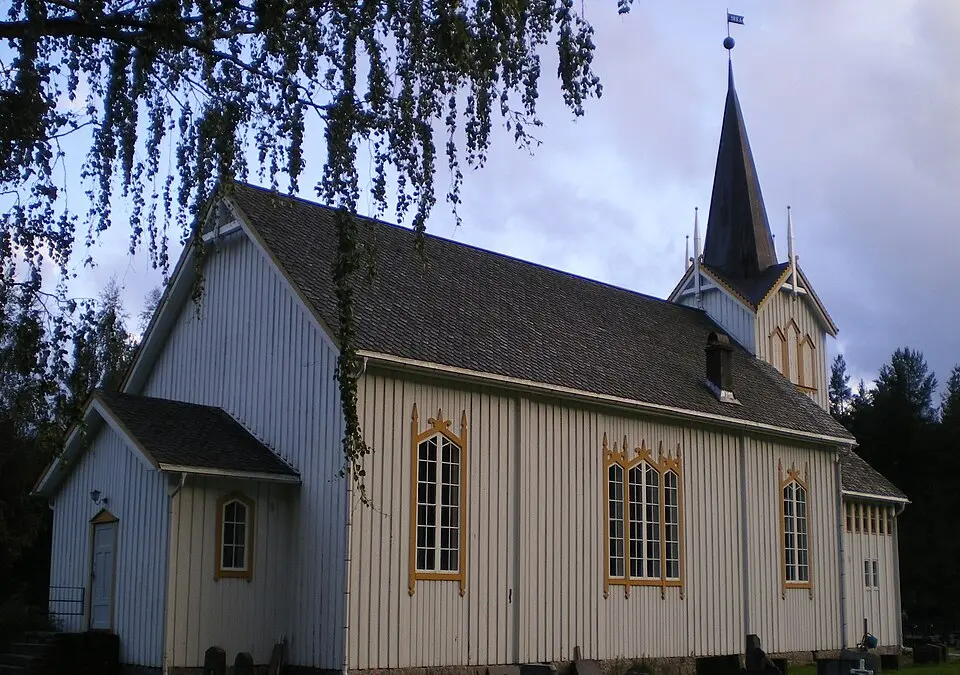 Bild: Stiangutten · CC BY-SA 3.0 Kirche von Vrådal