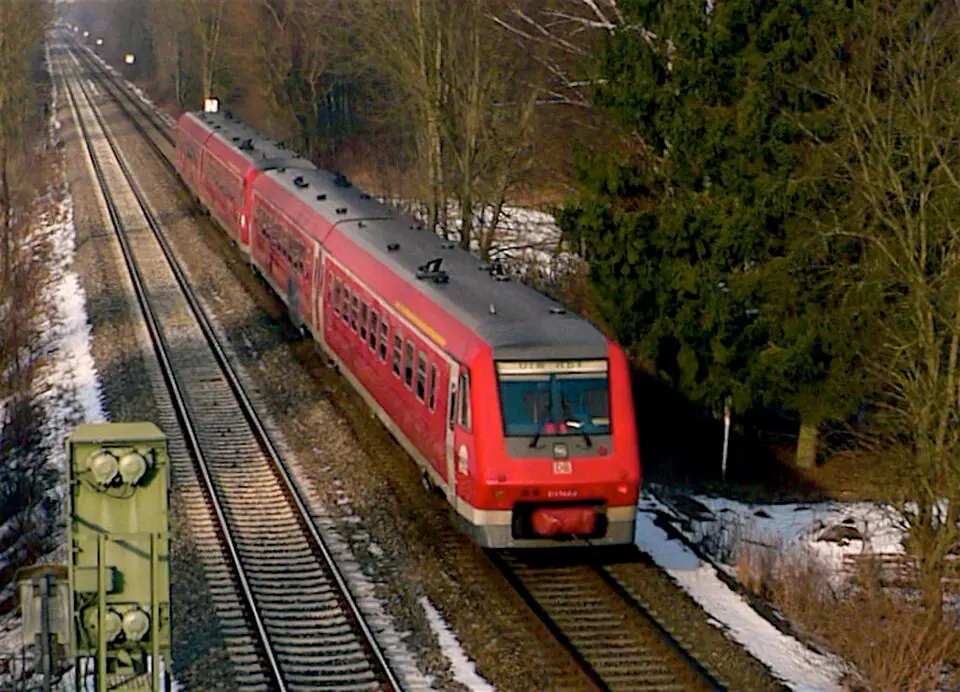 Bild: Michael Meding (Factory X at de.wikipedia) · CC BY-SA 2.0 DE Bahnstrecke Ulm–Friedrichshafen