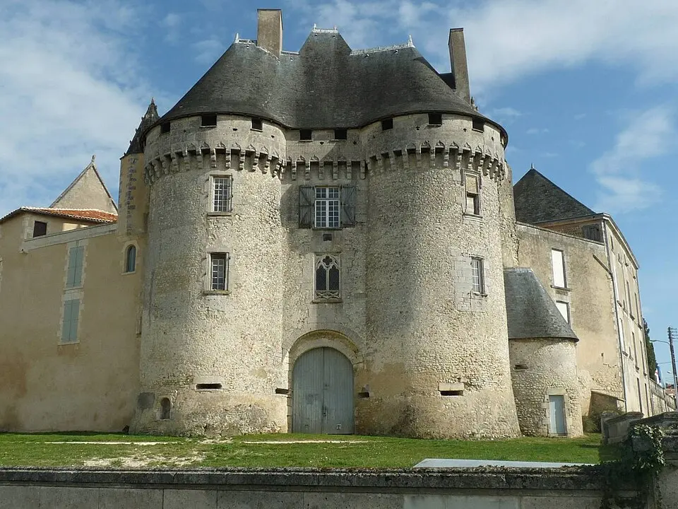 Obrázek: Jack ma · CC BY-SA 3.0 château de Barbezieux