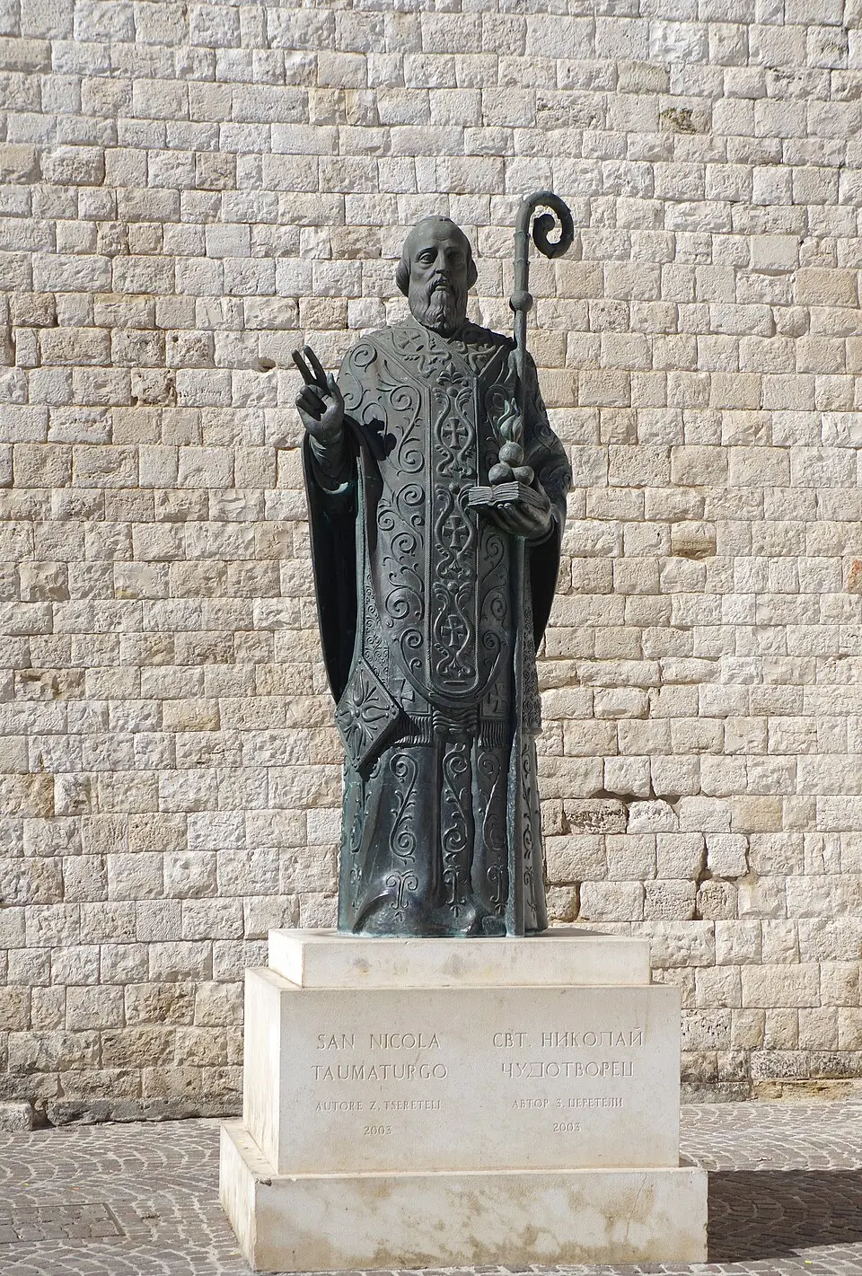 Statue San Nicola