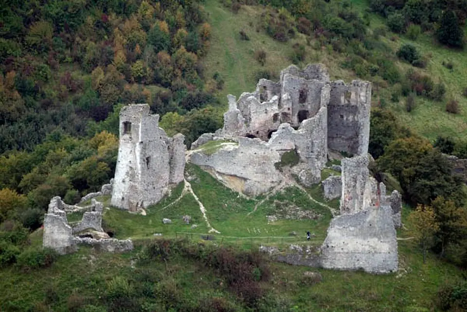 Hrad Brekov, veža obytná