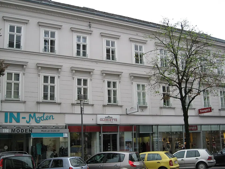 Bürgerhaus mit Stadtmauer