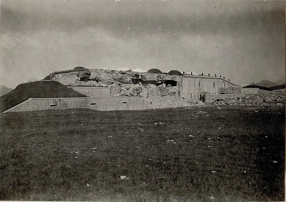 Bild: K.u.k. Kriegspressequartier, Lichtbildstelle - Wien · Public domain Forte Cima Lan