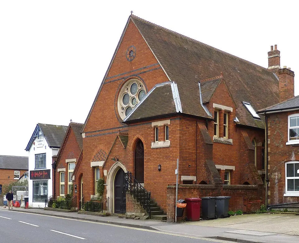 Image: Philafrenzy · CC BY 2.0 West Memorial Hall