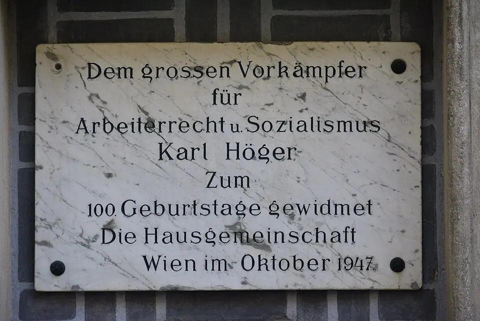 Bild: GuentherZ · CC BY 3.0 Gedenktafel für Karl Höger (1847-1913)(Wien, Lorystraße 40)