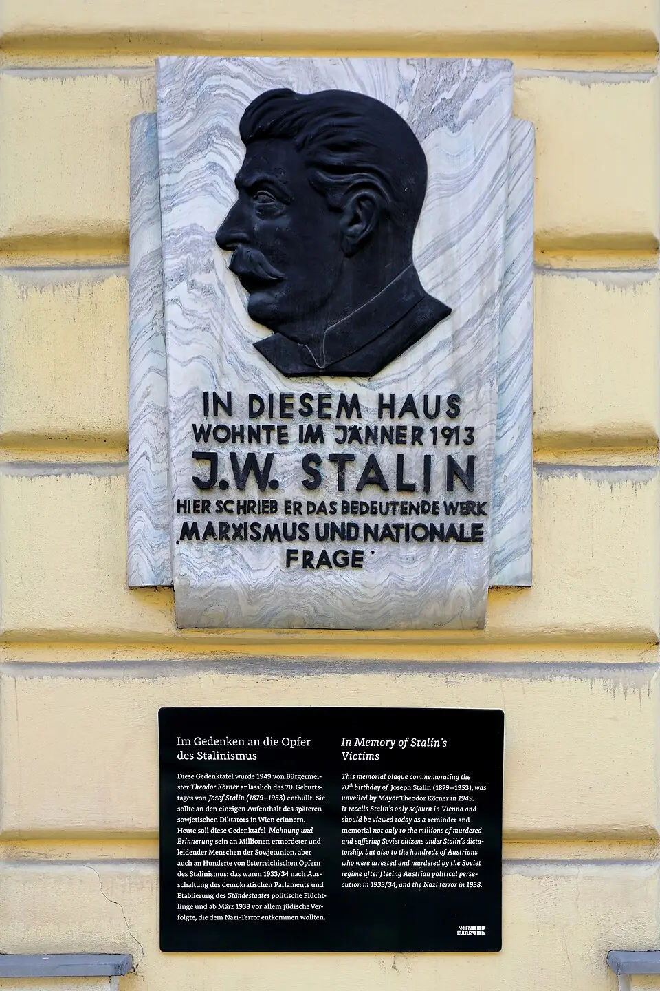 Bild: C.Stadler/Bwag · CC BY-SA 4.0 Stalin-Gedenktafel