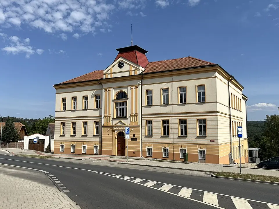 Chrást