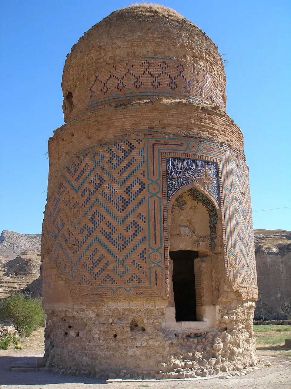 Bild: Htkava · CC BY-SA 3.0 Zeynel Bey Türbesi