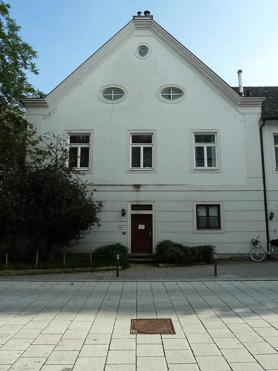 Obrázek: Yolo (talk) · CC BY-SA 3.0 AT Baumbachstraße 3