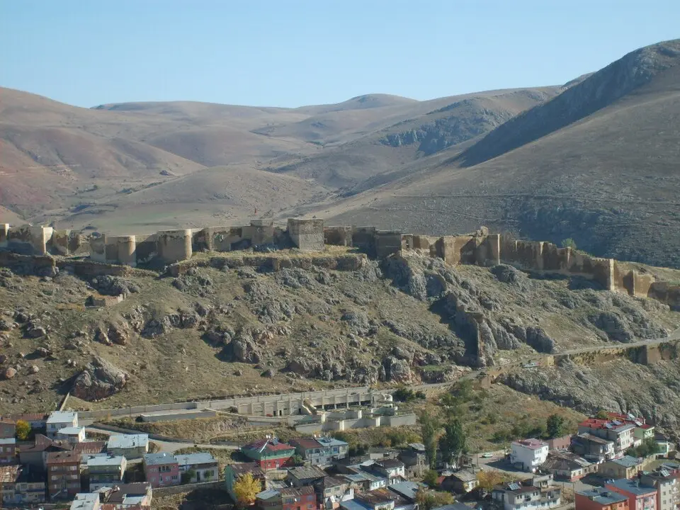 Obrázek: Serguzesht · CC BY-SA 3.0 Bayburt Kalesi