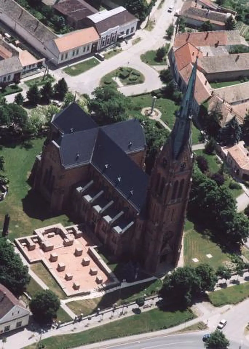 Bild: Civertan · CC BY-SA 3.0 Kloster Cikádor