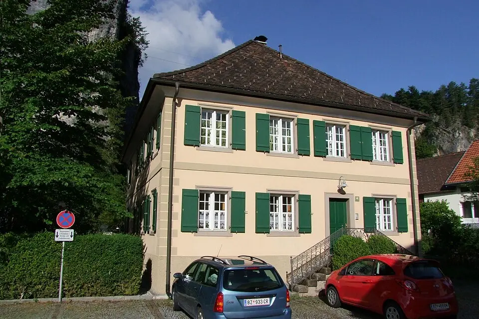 Pfarrhof, Ehemaliges Frühmesserhaus