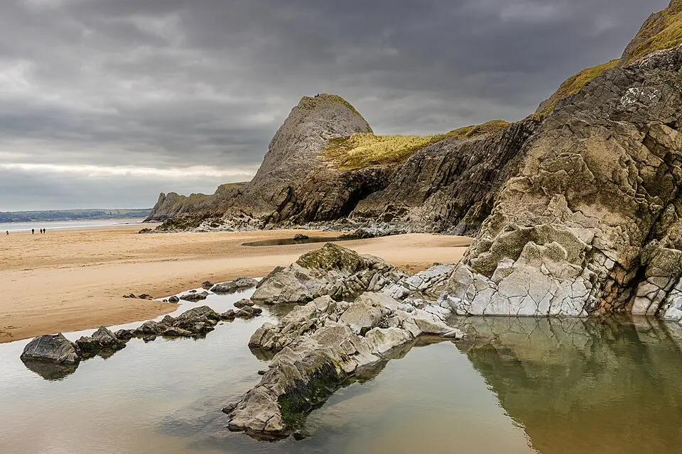 Immagine: Keith Lawson 11 · CC BY-SA 4.0 Three Cliffs Bay