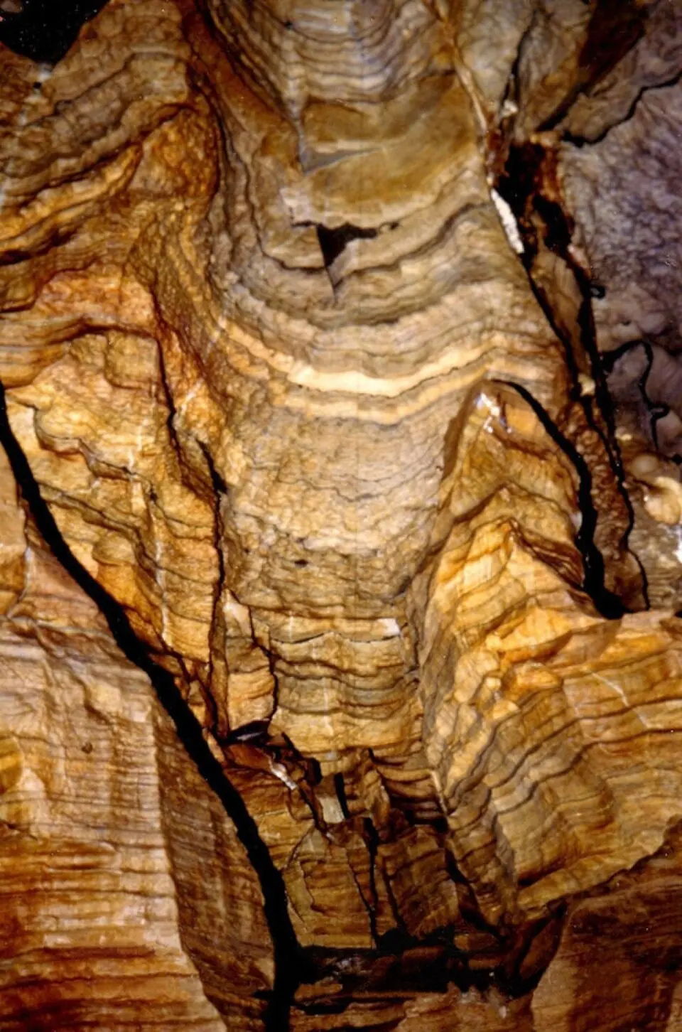 Obrázek: Günther J. Wolf at de.wikipedia · Public domain Spannagelhöhle