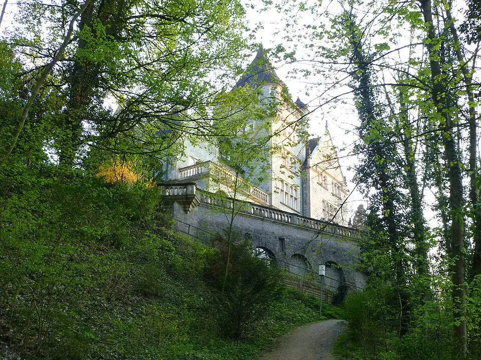 Schloss Falkenhof