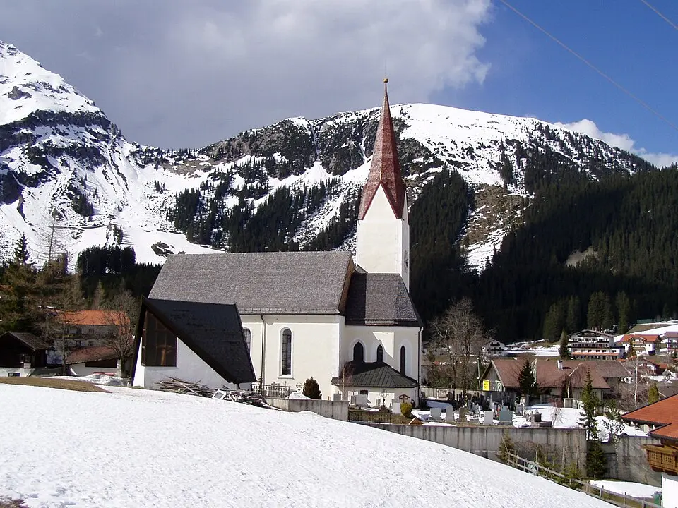 Kath. Pfarrkirche hl. Jakobus d. Ä. und Friedhof