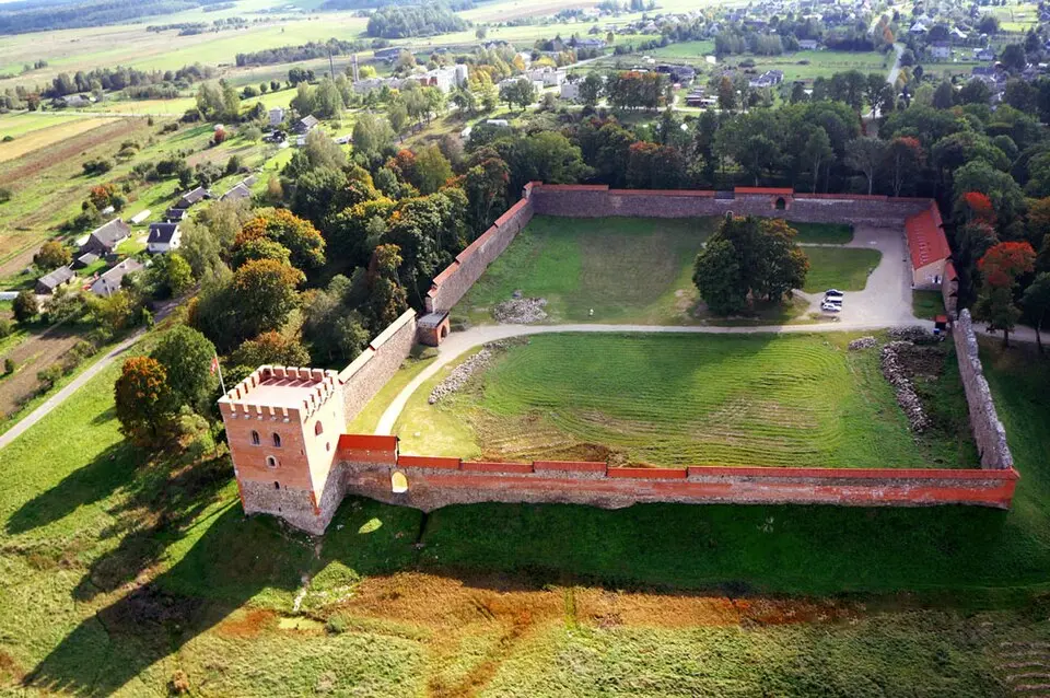 Image: AerialmediaTV · CC BY-SA 3.0 Palaces