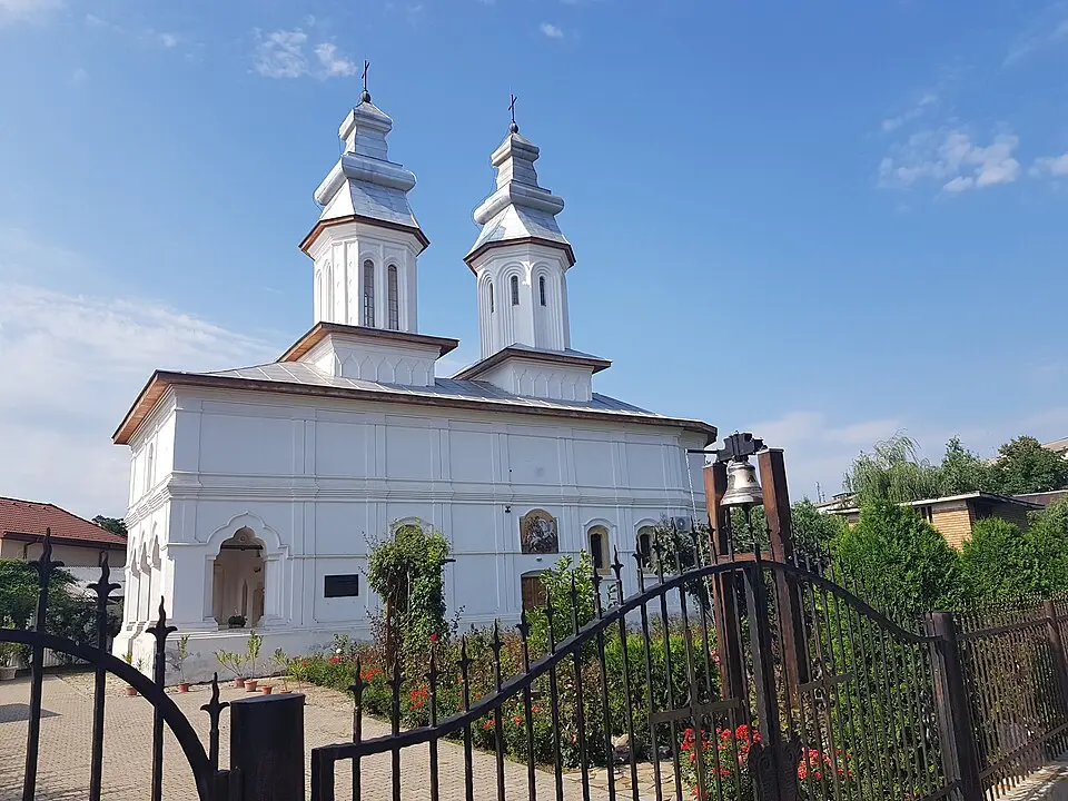 Image: Adrian Neata · CC BY-SA 3.0 RO Biserica armenească „Sf. Gheorghe”