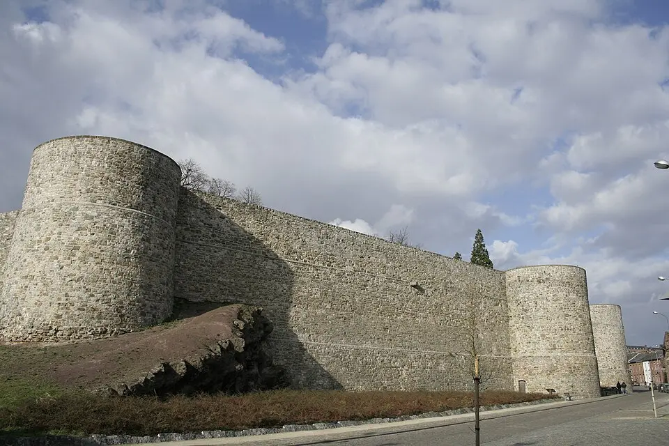 stadsmuren van Binche