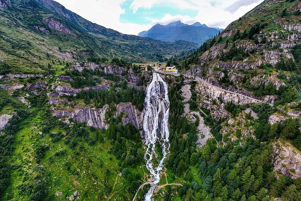 Bild: Hagai Agmon-Snir حچاي اچمون-سنير חגי אגמון-שניר · CC BY-SA 4.0 Cascata del Toce