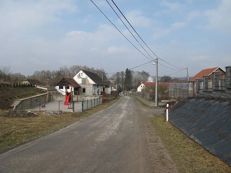 Bild: Juandev · CC BY-SA 3.0 Bohunice u Tvrzic