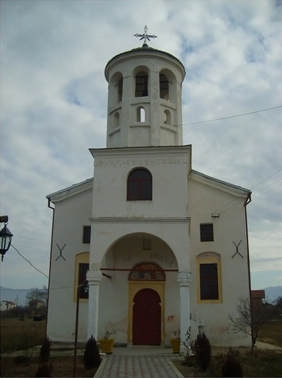 Црква „Св. Троица“ - Големо Коњари