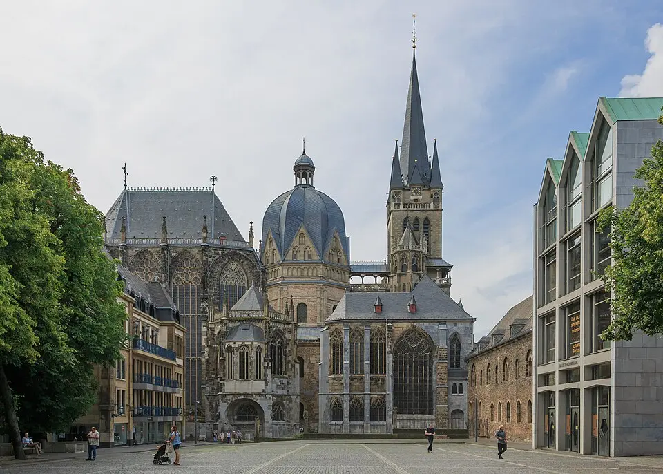 Bild: CEphoto, Uwe Aranas · CC BY-SA 3.0 Aachener Dom