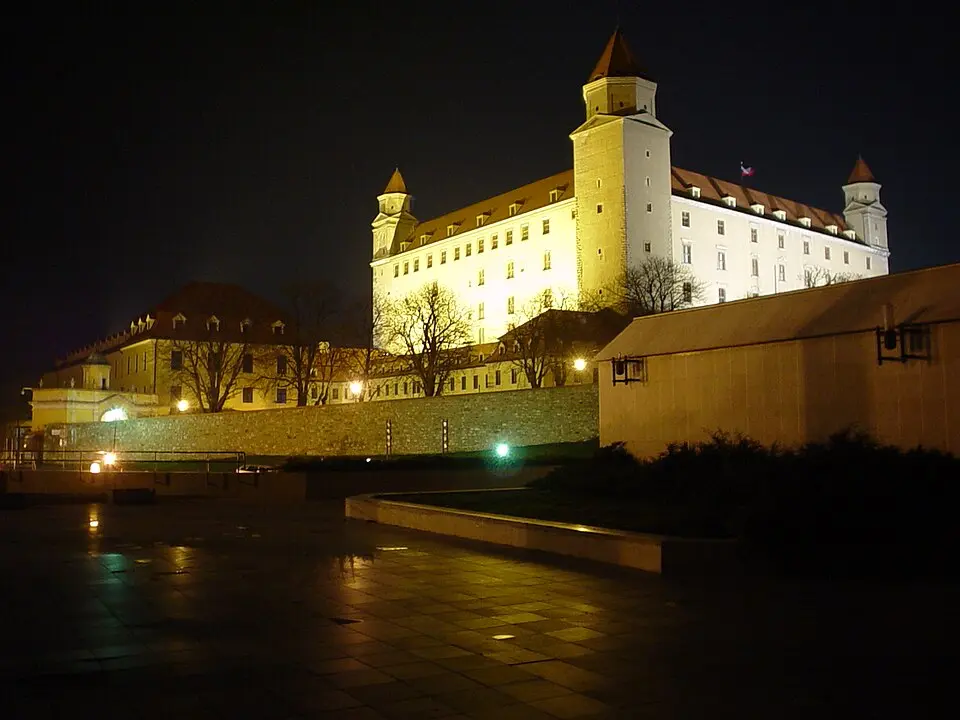 Wikimedia Commons · Public domain Kráľovský palác na Bratislavskom hrade