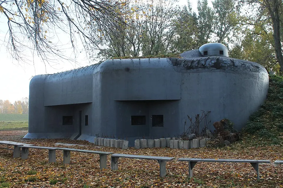 Bild: Harold · CC BY-SA 3.0 B-S 4 „Lány“