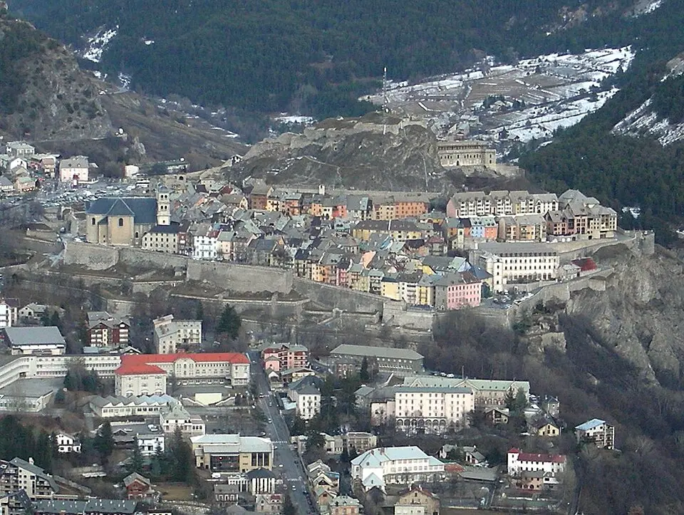 fortifications de la ville haute