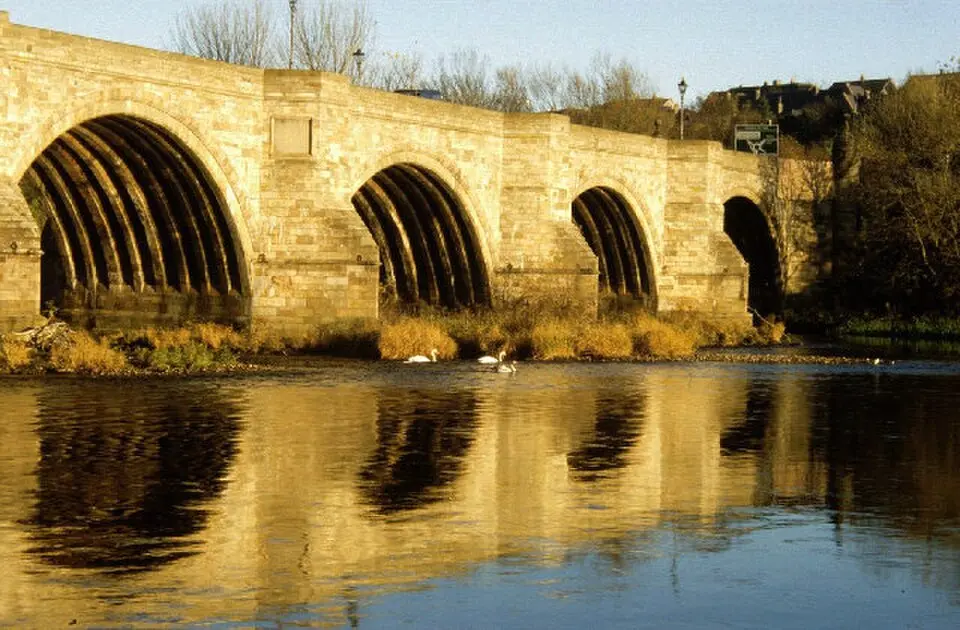 Bild: Peter Ward · CC BY-SA 2.0 Bridge of Dee
