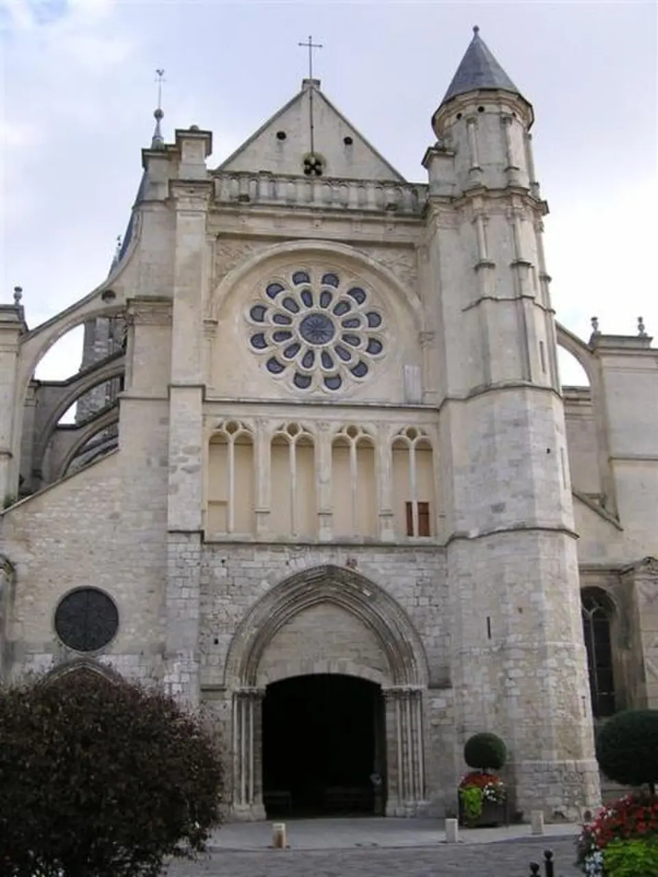 Bild: The original uploader was Manu25 at French Wikipedia. · CC BY-SA 2.5 St-Étienne (Brie-Comte-Robert)