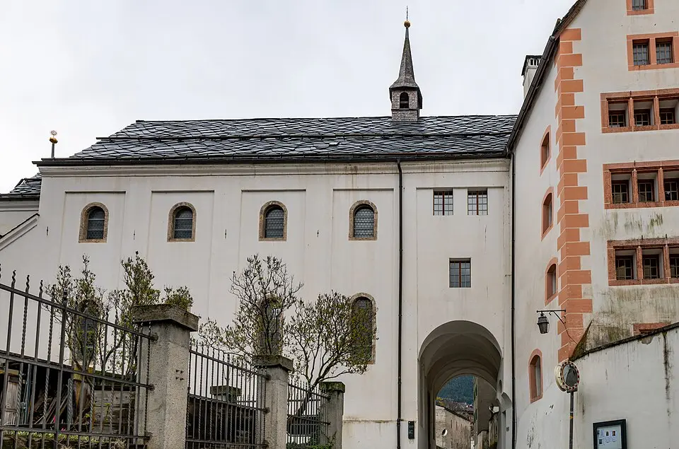 Kloster St. Ursula, Klosterkirche Heilige Dreifaltigkeit und Metziltenturm