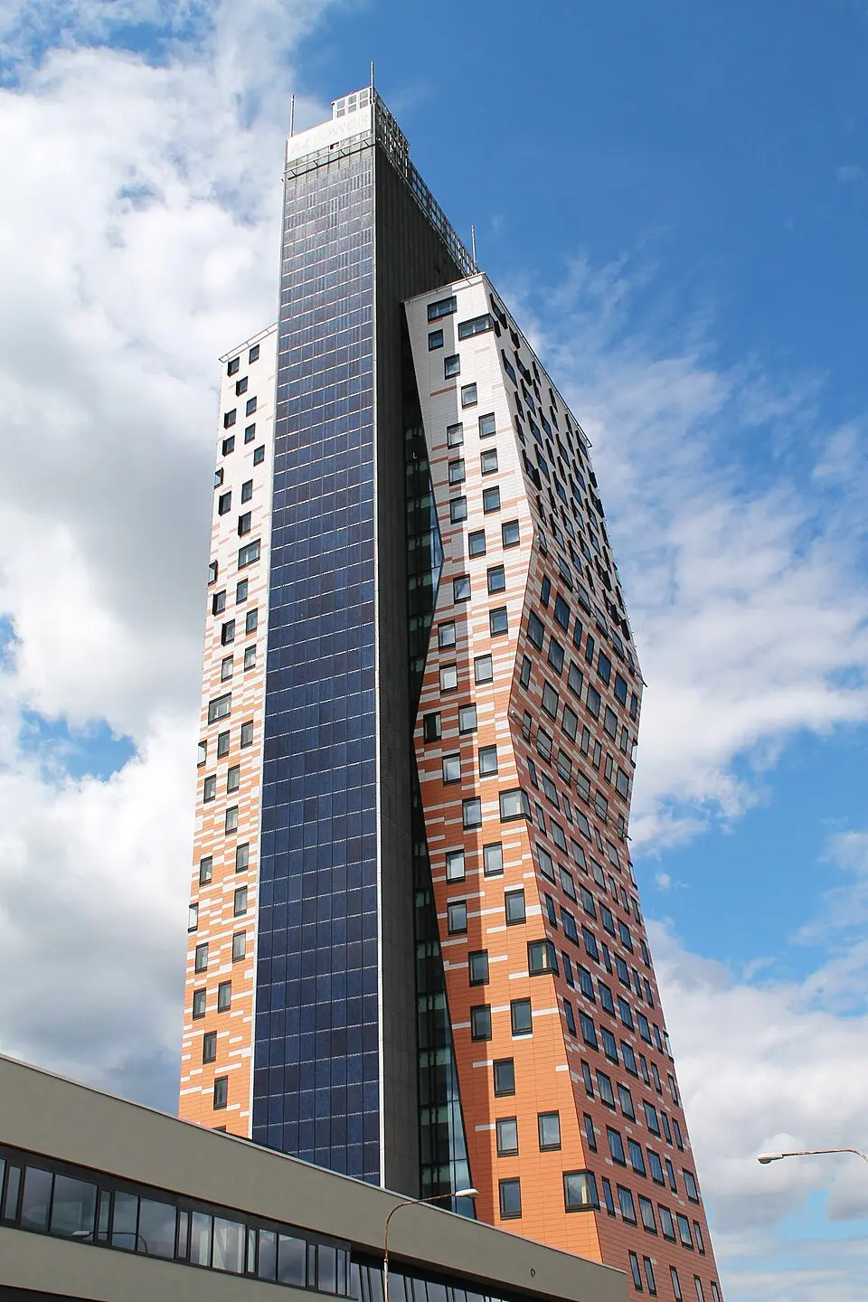 Obrázek: Harold · CC BY-SA 3.0 AZ Tower