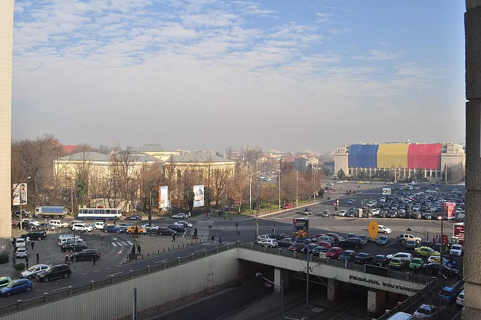 Obrázek: Joe Mabel · CC BY 3.0 Piața Victoriei